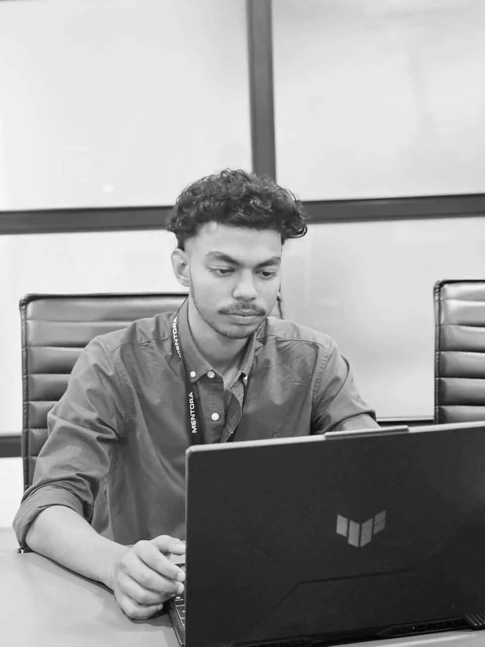 digital marketing strategist in calicut siting photo